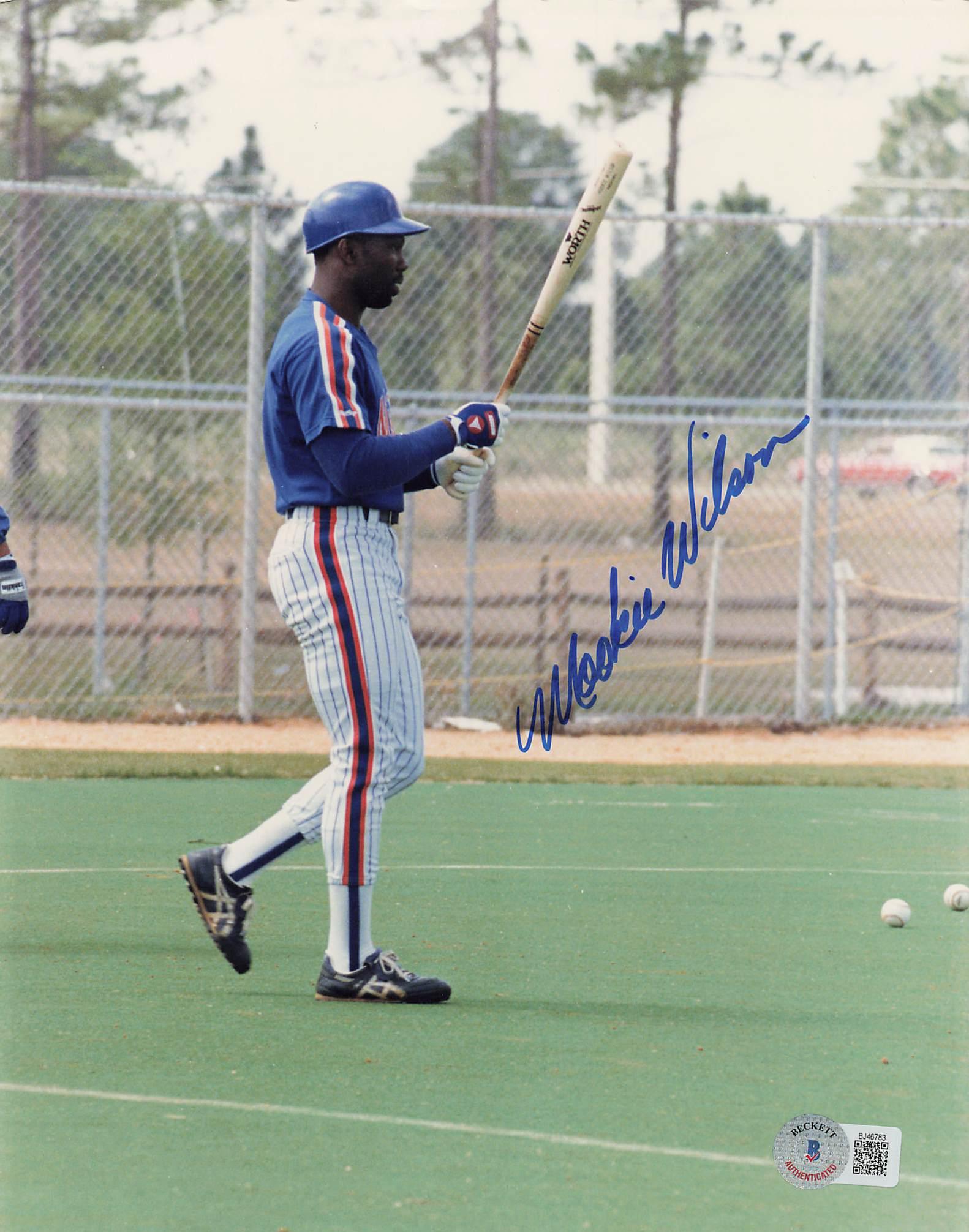 New York Mets Mookie Wilson Autographed 8x10 Photo Picture During