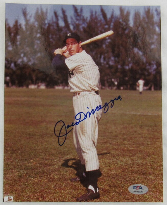 Joe DiMaggio Signed 8x10 Photo PSA/DNA AN02326 PSA 10