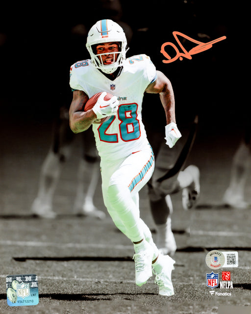 De'Von Achane Autographed 8x10 Photo Miami Dolphins Spotlight Beckett BAS Witness