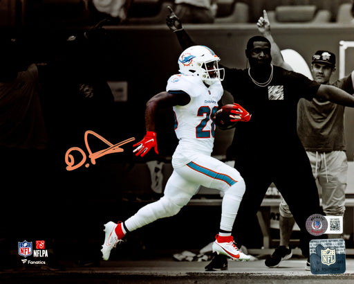 De'Von Achane Autographed 8x10 Photo Miami Dolphins Spotlight Beckett BAS Witness