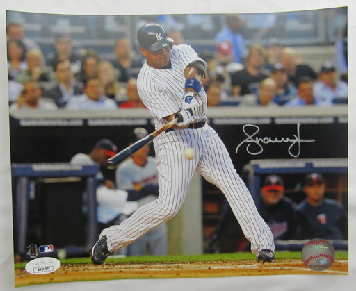 Andruw Jones Signed 8x10 Photo JSA AX80579