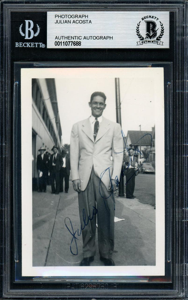 Julian Acosta Autographed 2.5x3.5 Photo Cuban Beckett BAS #11077688 - RSA