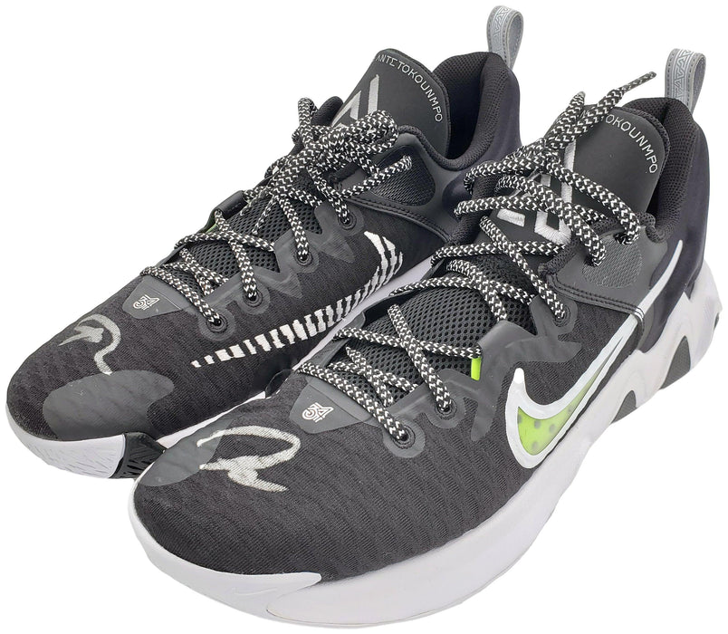 Giannis Antetokounmpo Autographed Black Nike Immortality Shoes Milwaukee Bucks Size 12.5 Pair Beckett BAS QR Stock #197428 - RSA