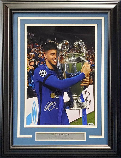 Mason Mount Autographed Framed 11x14 Photo Chelsea F.C. Beckett BAS Stock #197148 - RSA