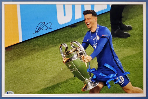 Mason Mount Autographed Framed 11x14 Photo Chelsea F.C. Beckett BAS Stock #197149 - RSA