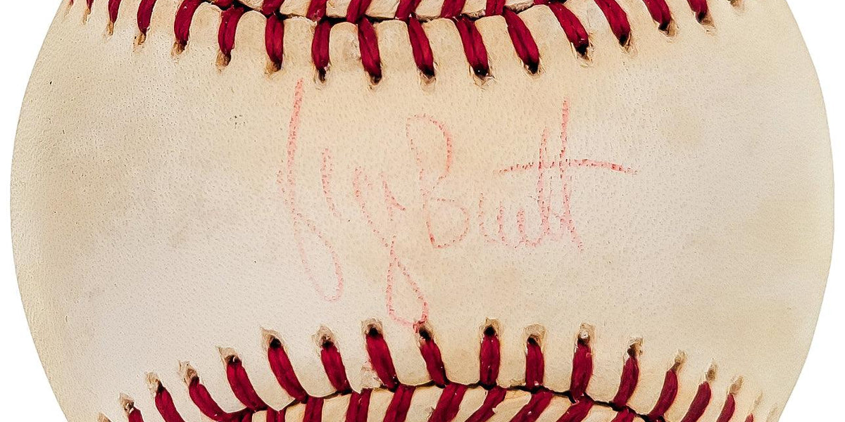 George Brett Autographed Official McPhail AL Baseball Kansas City Royals  Vintage Signature Beckett BAS #BE16668