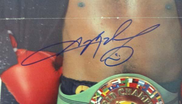 Sugar Ray Leonard Autographed 11x15.5 Magazine Poster Photo PSA/DNA #T19820 - RSA