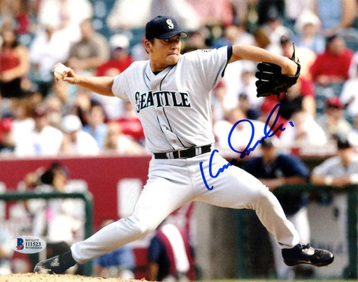 Kazuhiro Sasaki Autographed 8x10 Photo Seattle Mariners Beckett BAS Stock #115979 - RSA