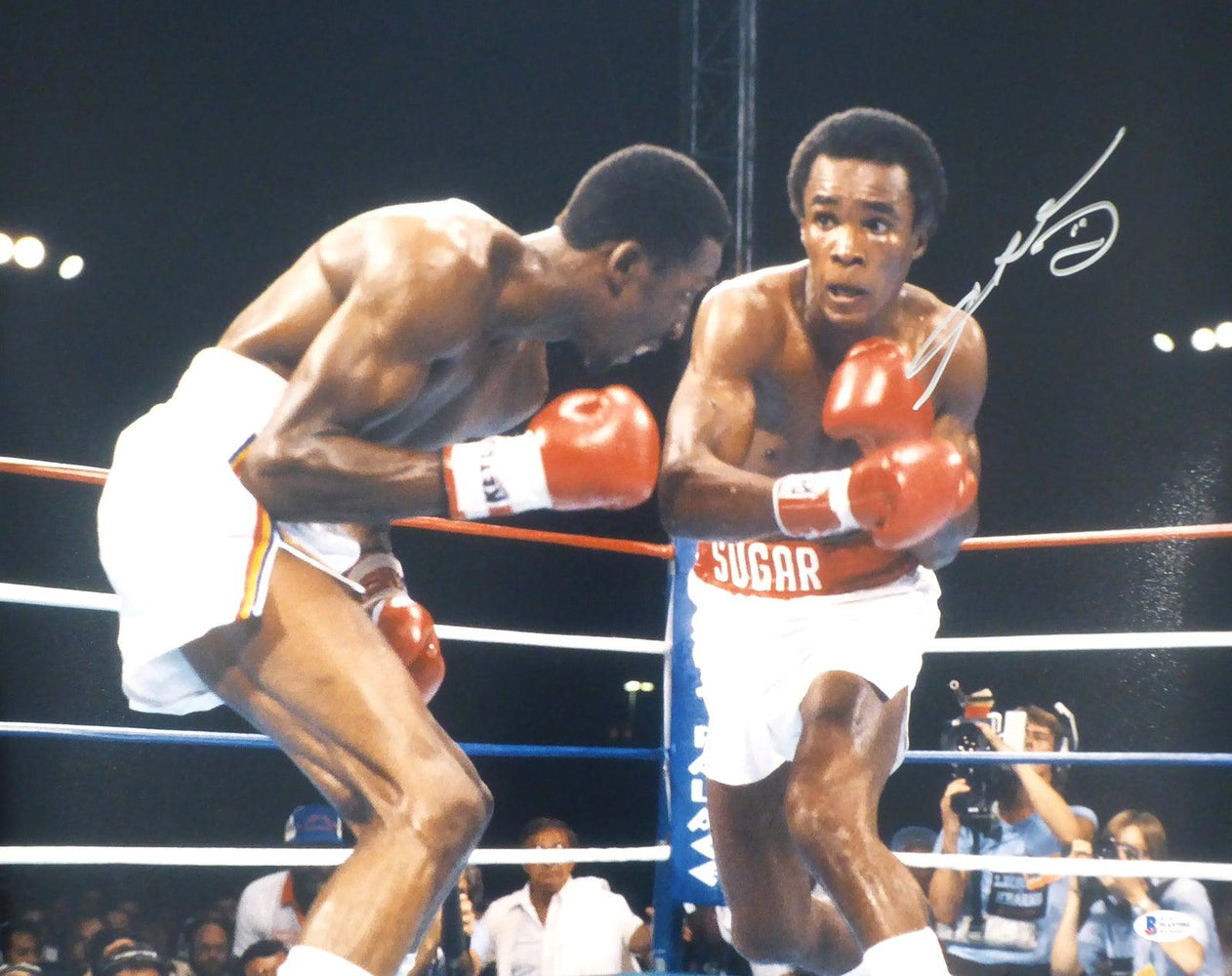 Sugar Ray Leonard Autographed 16x20 Photo Beckett BAS Stock #177703 - RSA