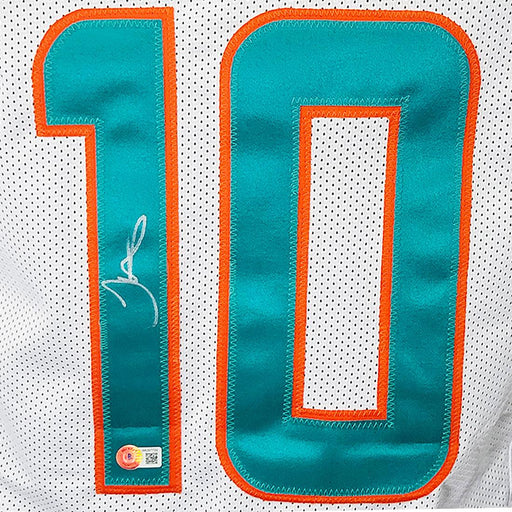 Tyreek Hill Signed Miami White Football Jersey (Beckett) - RSA