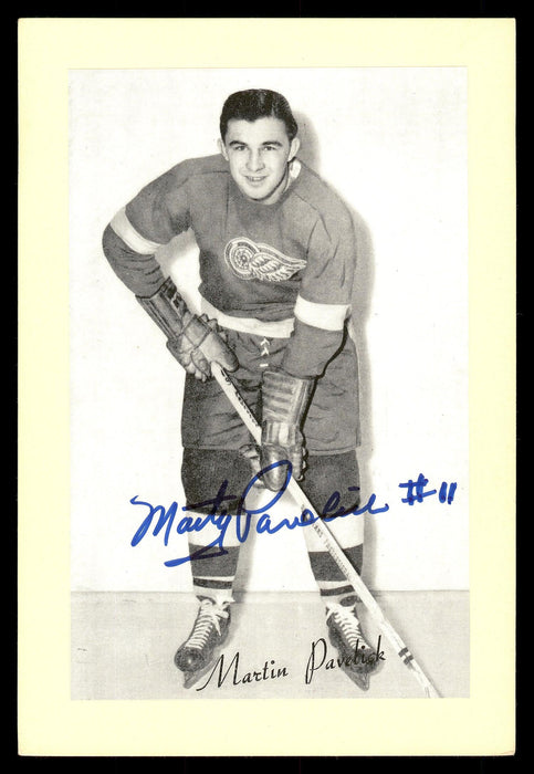 Marty Pavelich Autographed 1944-63 Beehive Group 2 4.5x6.5 Photo Detroit Red Wings SKU #176604 - RSA