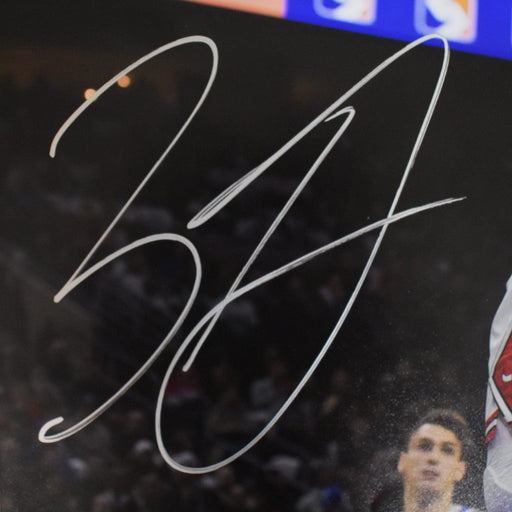 Zach LaVine Autographed 16x20 Bulls Basketball Photo (Beckett) - RSA